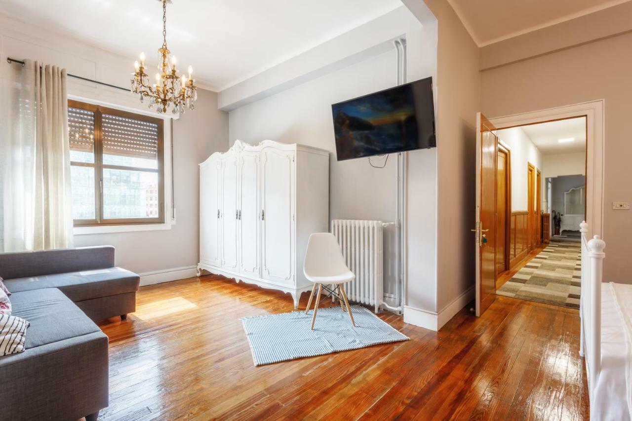 Urban Rooms Habitaciones Con Wifi Y Smart Tv Билбао Екстериор снимка