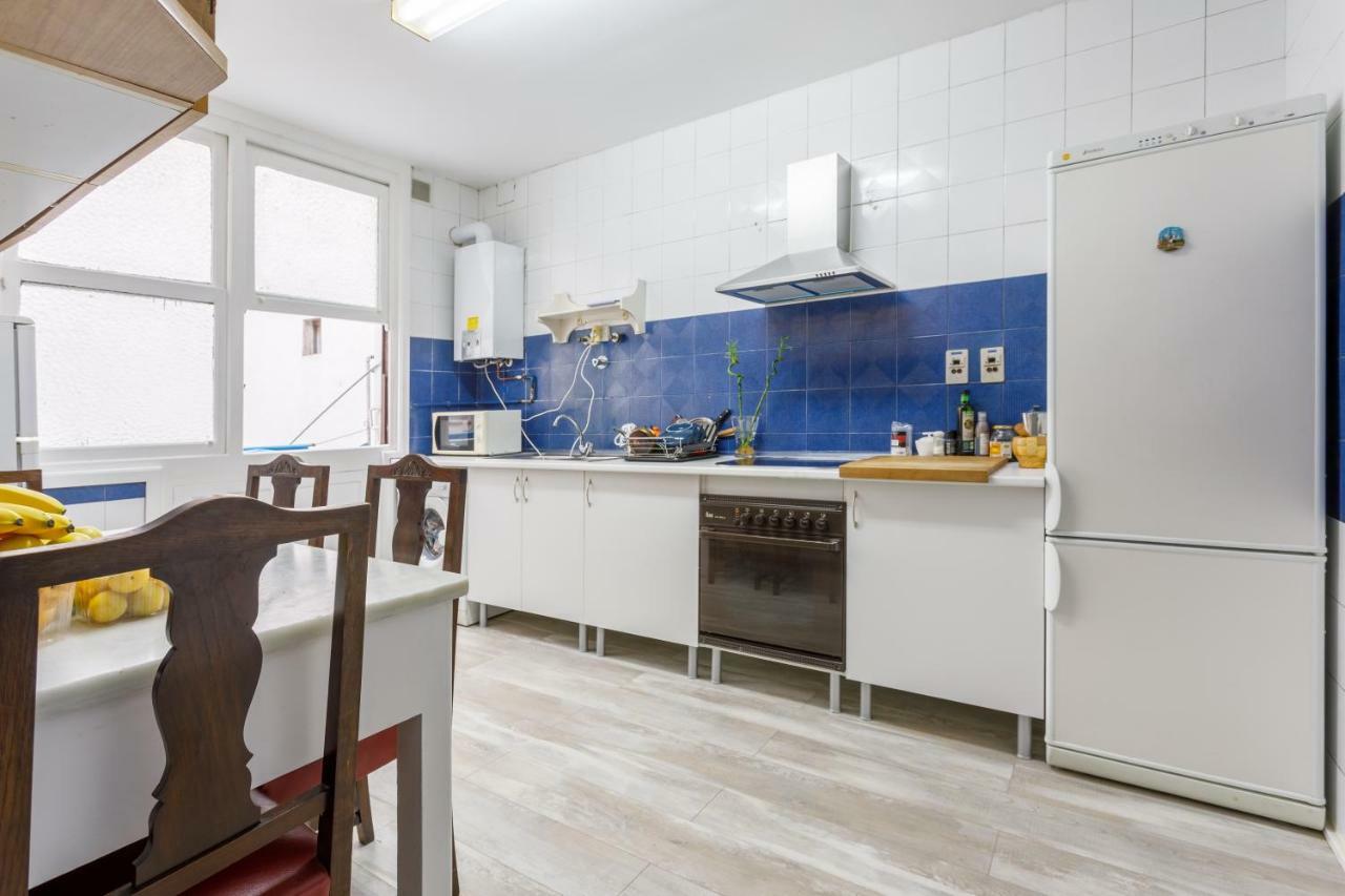 Urban Rooms Habitaciones Con Wifi Y Smart Tv Билбао Екстериор снимка